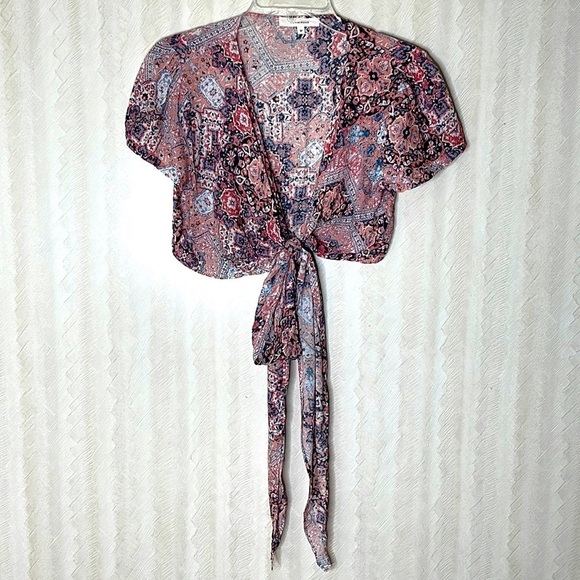 ❤️ OLIVACEOUS Floral Top Size M - Picture 2 of 4